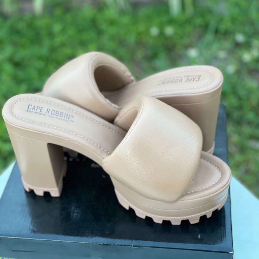 CAPE ROBBIN PLATFORM CHUNKY HIGH HEELS SIZE 11